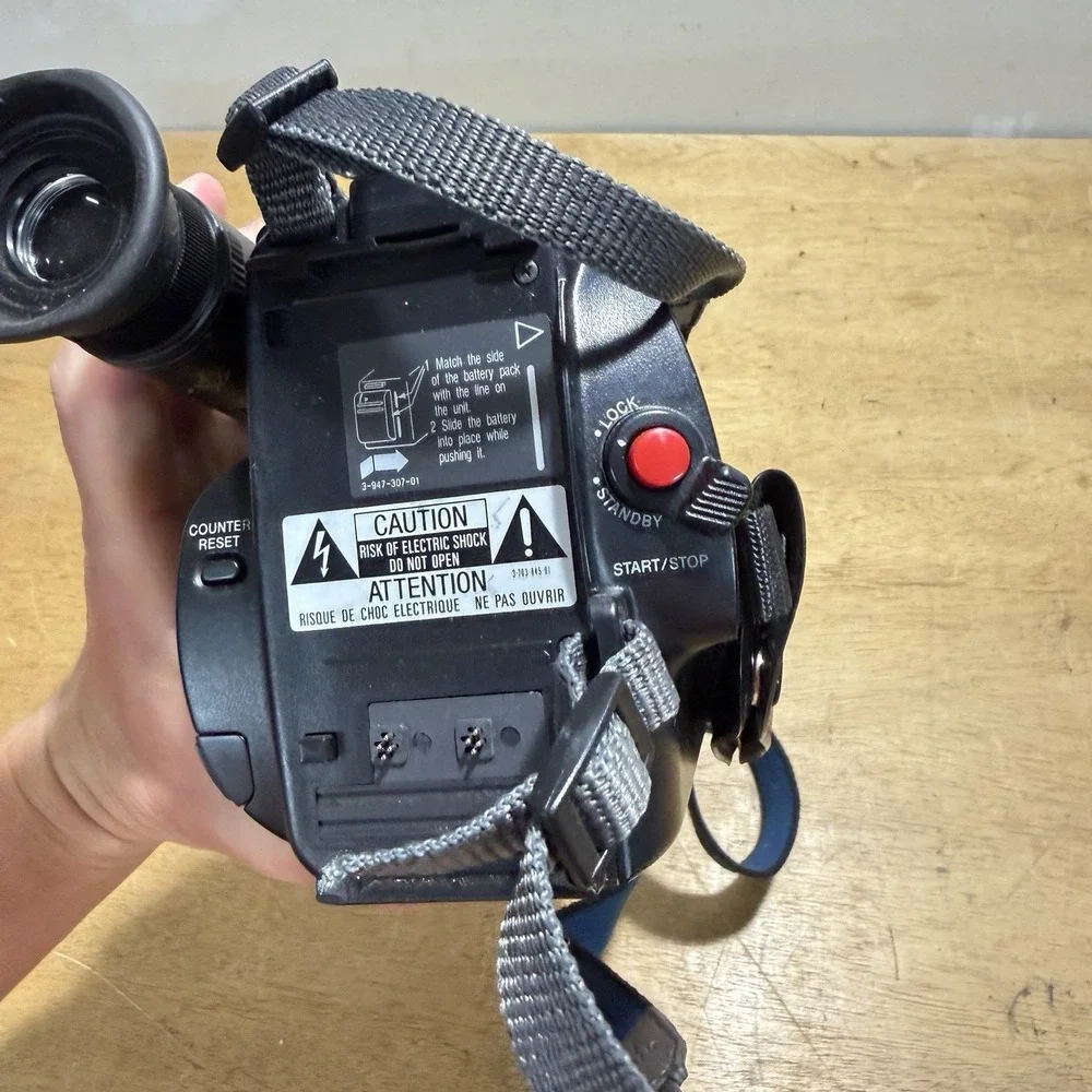Sony CCD-TR21 Video8 Handycam Camcorder 10x Zoom Video Camera Y2K Black